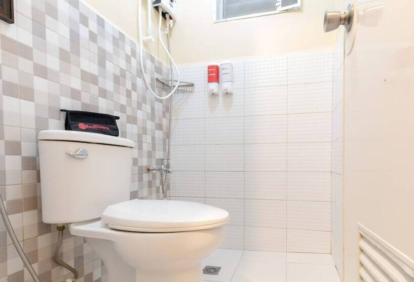 اتاق استاندارد, Reddoorz Near Pnr Espana Station
