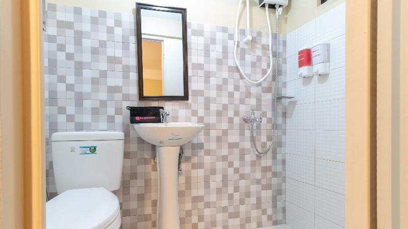 اتاق استاندارد, Reddoorz Near Pnr Espana Station