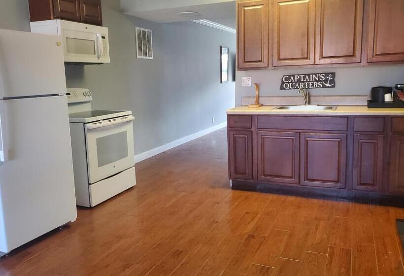 Люкс Вид на Бассейн, Vero Beach Inn & Suites Vero Beach I 95