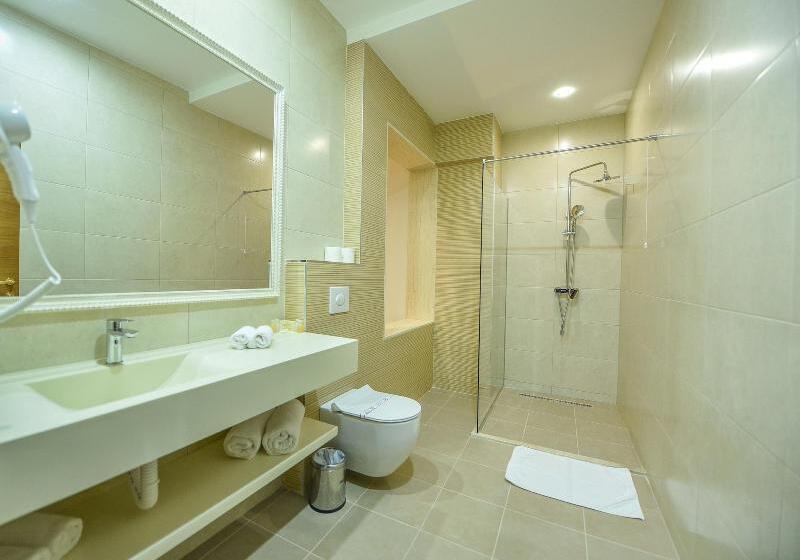 1 Bedroom Apartment, Lazaro