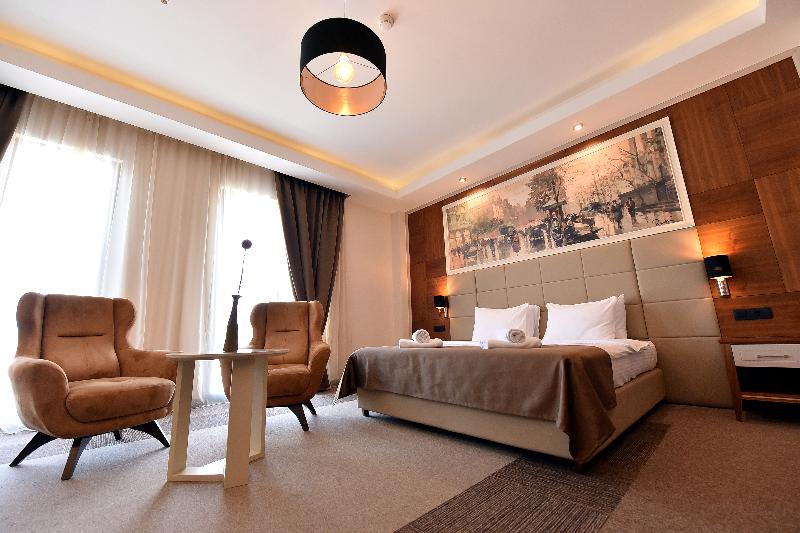 1 Bedroom Apartment, Lazaro