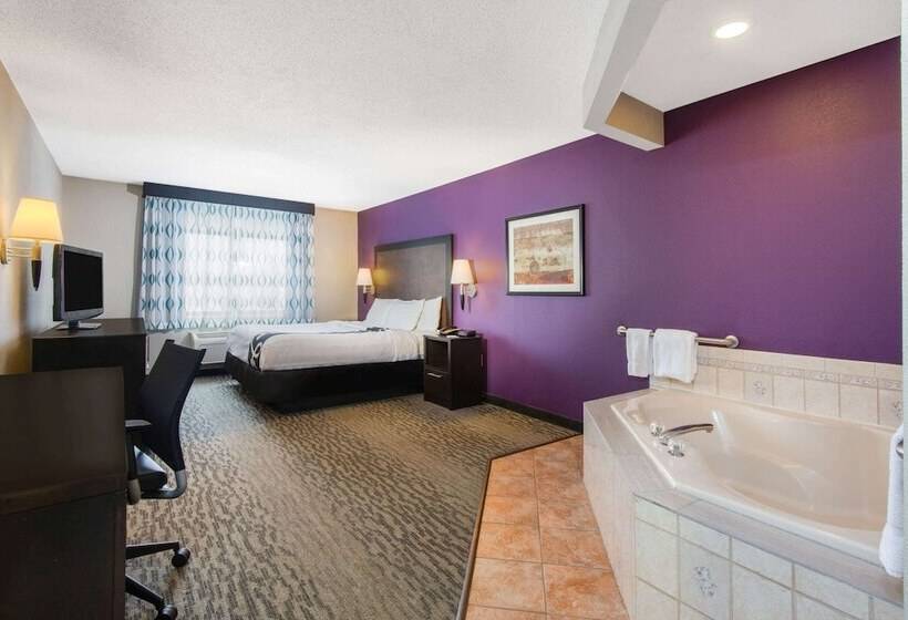 Люкс Повышенной Комфортности, La Quinta By Wyndham Erie