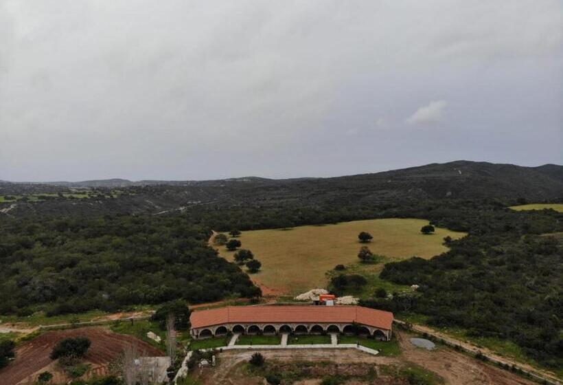 Quarto Triplo Estandar, Elausa Hotel & Restaurant