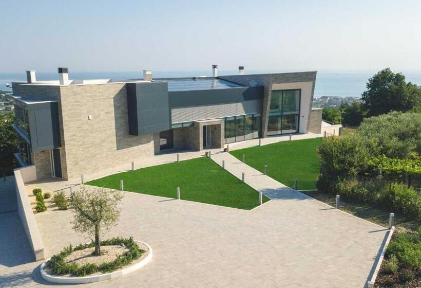 اتاق لوکس با چشم‌انداز دریا, Villa Verna Agriresort