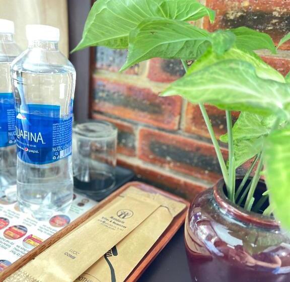 اتاق لوکس سه تخته, Mandarin Homestay Hue