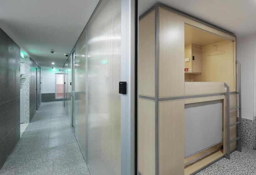 تختخواب در اتاق مشترک, Weflow Hostel