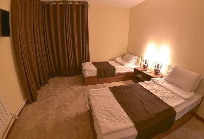 Deluxe Room, Mulberry