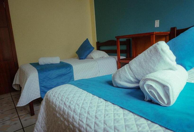 스탠다드 트리플 룸, Hostal Cañalimeña