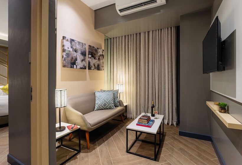 سوییت جونیور, Summit Hotel Greenhills