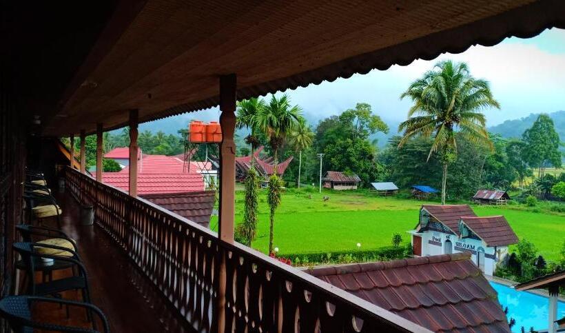 标准间, Toraja Torsina