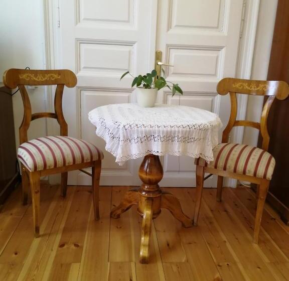 اتاق لوکس, Tulipanvendeghaz