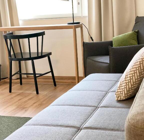 Economy Quadruple Room, Hesehotelli Turku Kaskentie
