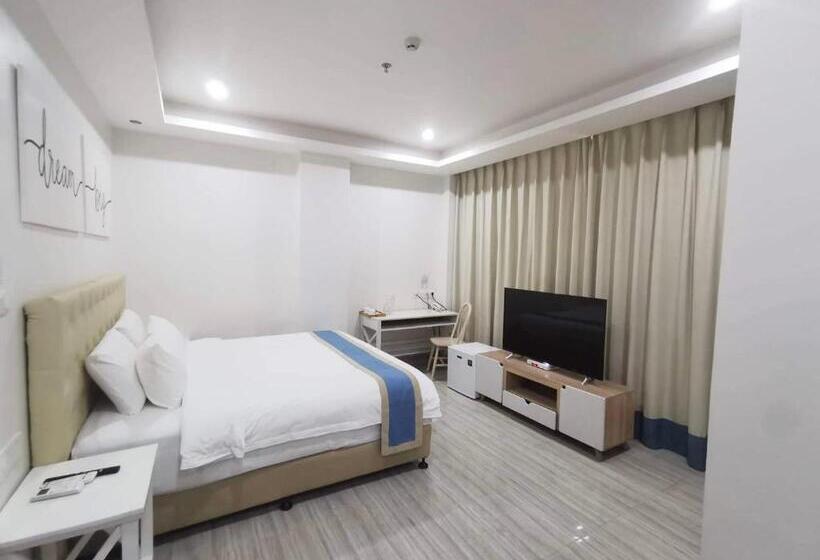 Стандартный Номер Кровать Кинг, Hampton Suites