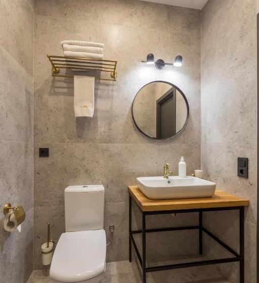 استودیوی لوکس, Secret Apartments