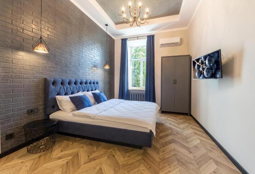 استودیوی لوکس, Secret Apartments