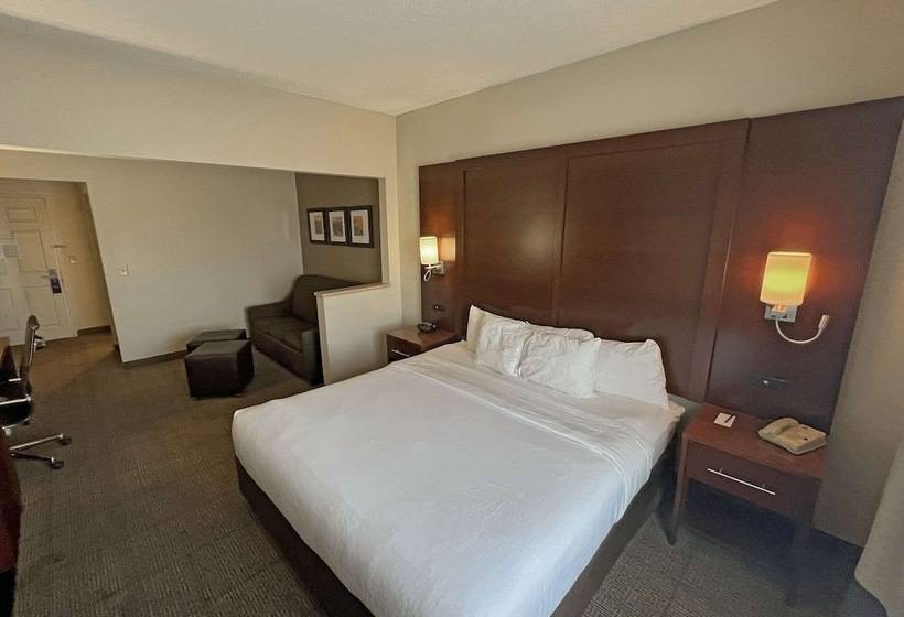 Люкс, Comfort Suites Peoria Sports Complex