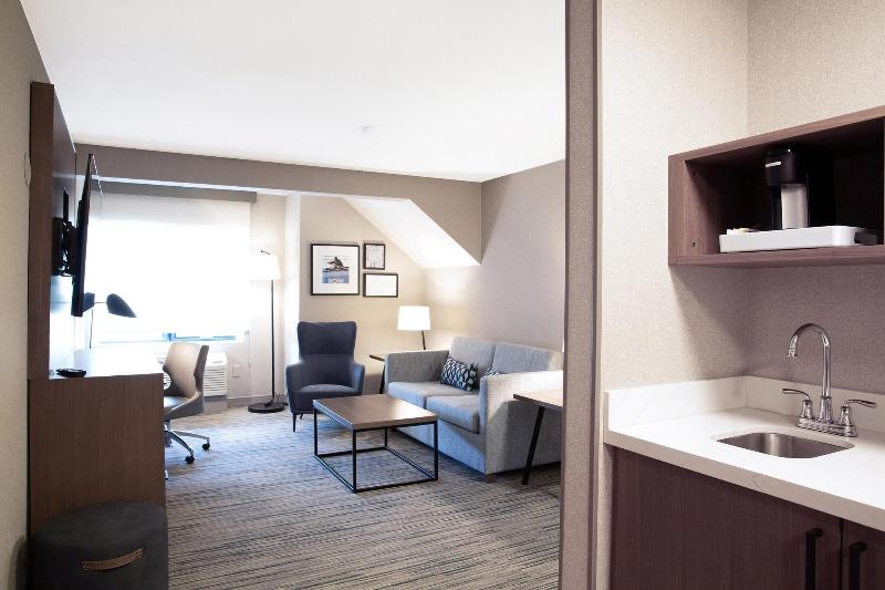 Suite, Four Points By Sheraton Downtown Seattle Center