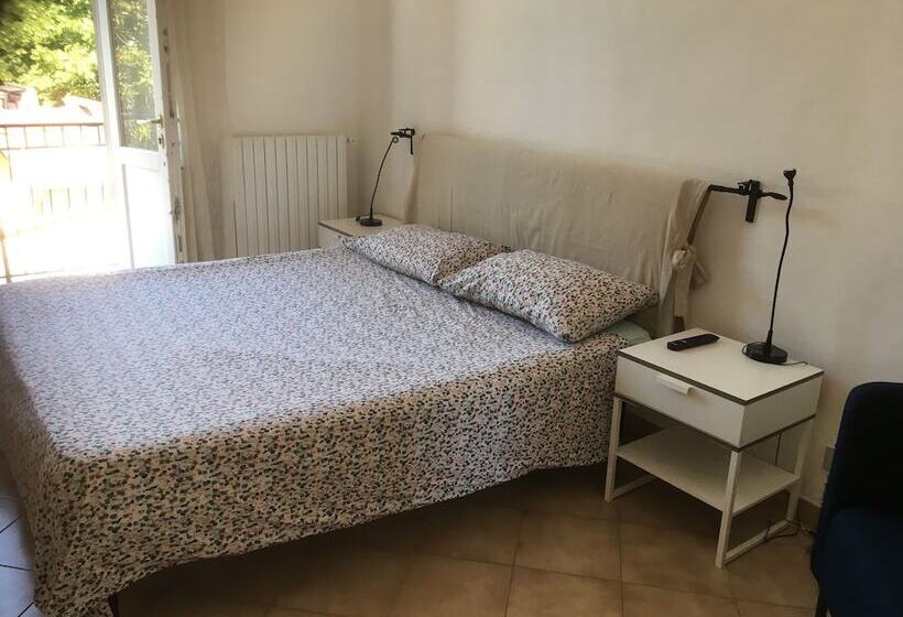 اتاق استاندارد چهار تخته, La Magnolia