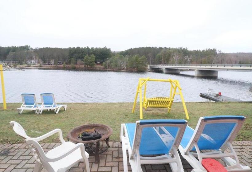 Номер Стандарт Вид на Озеро, Algonquin Lakeside Inn