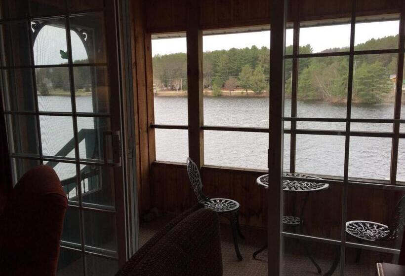 Люкс Кровать Кинг, Algonquin Lakeside Inn