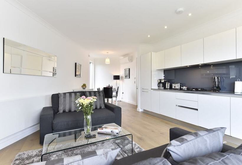 Апартаменты 2 Спальни, Tower Bridge City Apartments