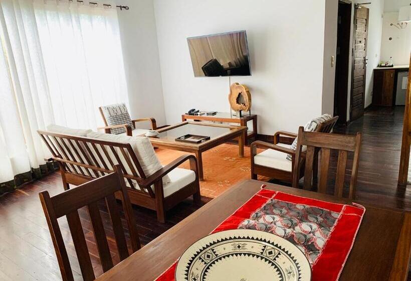 سوییت دوبلکس, Marcelo Beach Club