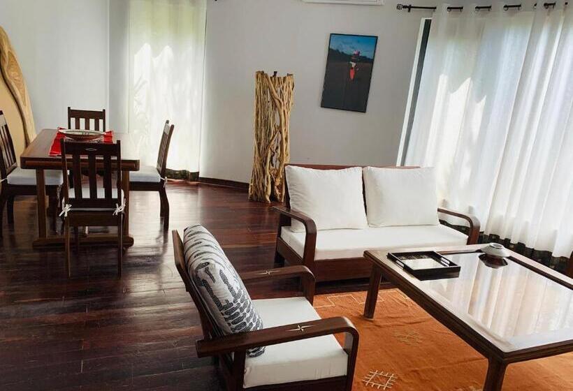 سوییت دوبلکس, Marcelo Beach Club