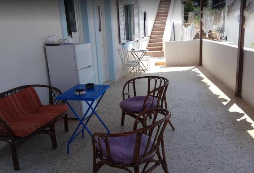 חדר משפחתי, Grandma Vasiliki Rooms To Let