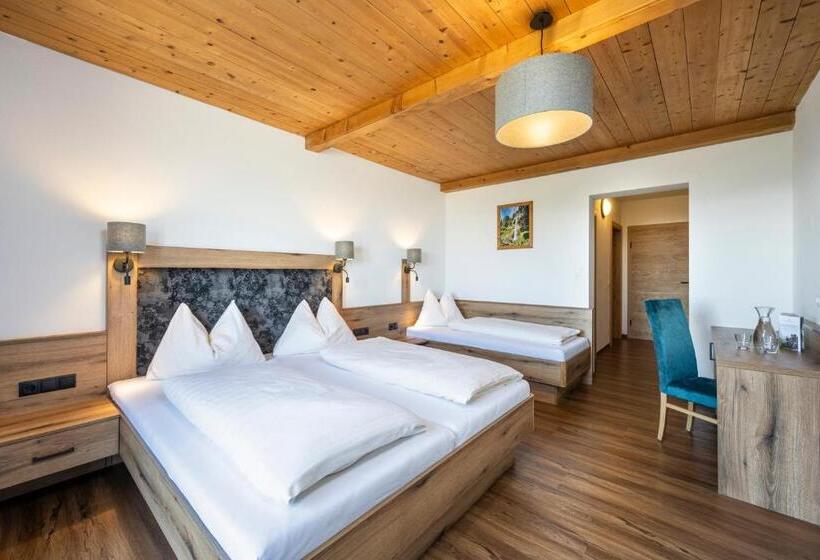 اتاق استاندارد سه نفره, Berggasthof Höllenstein