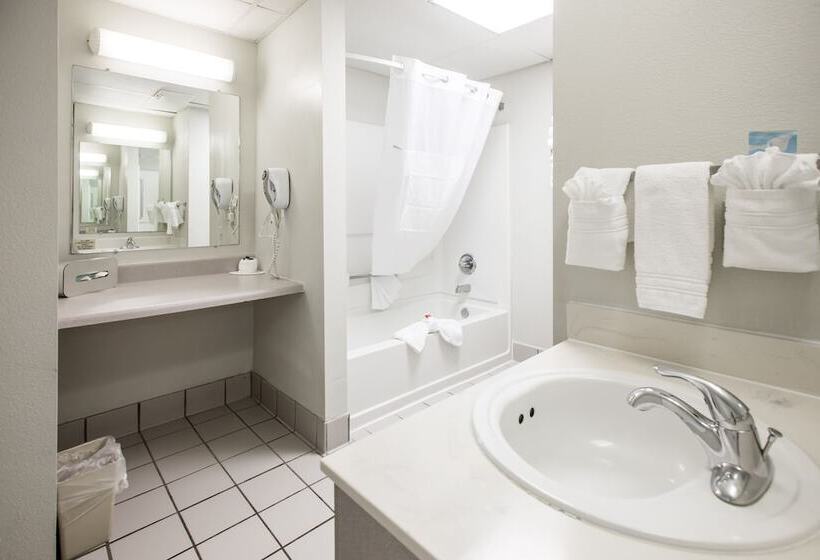 جناح مطلّ علي البحر, Days Inn & Suites By Wyndham Jekyll Island