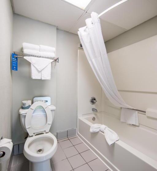 غرفة قياسية بالطابق الأرضى, Days Inn & Suites By Wyndham Jekyll Island