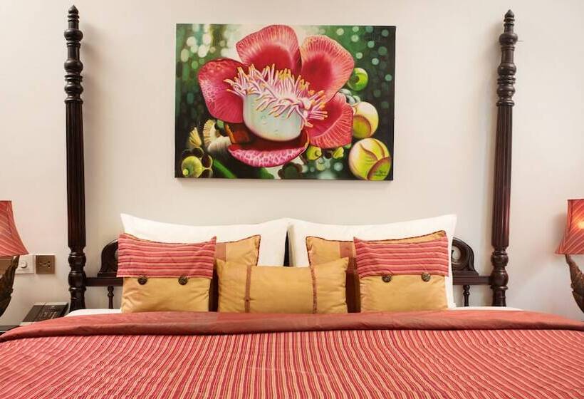 2 Bedroom Family Suite, Mane History Lovers