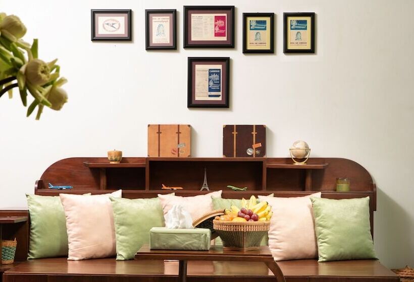 2 Bedroom Family Suite, Mane History Lovers