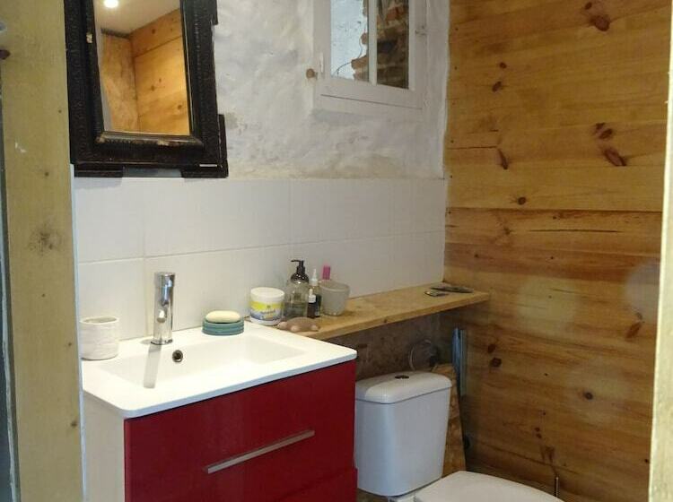 تختخواب در اتاق مشترک, Chambre D'hotes Saint Michel Pour Pelerins