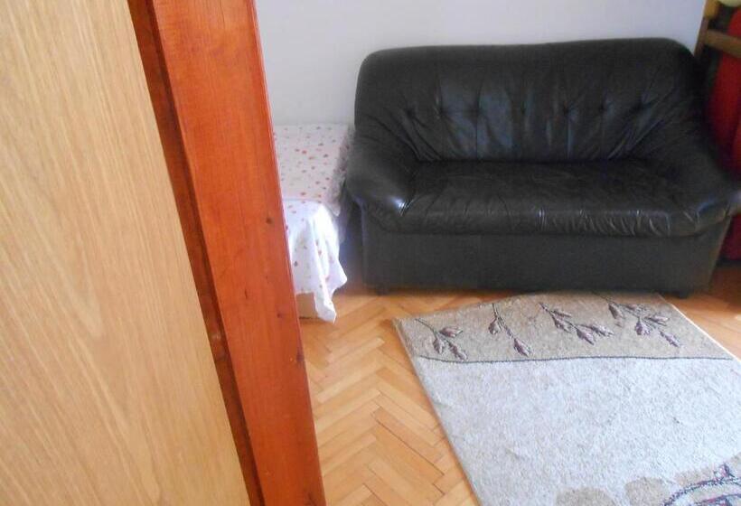 استودیوی استاندارد, Apartments & Hostel Zdrava Hrana