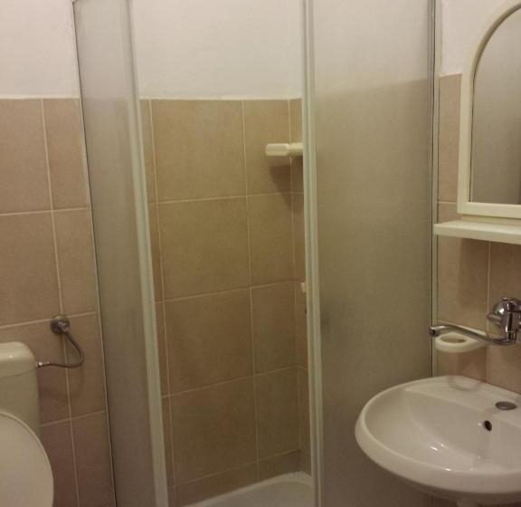 اتاق استاندارد سه نفره, Apartments & Hostel Zdrava Hrana