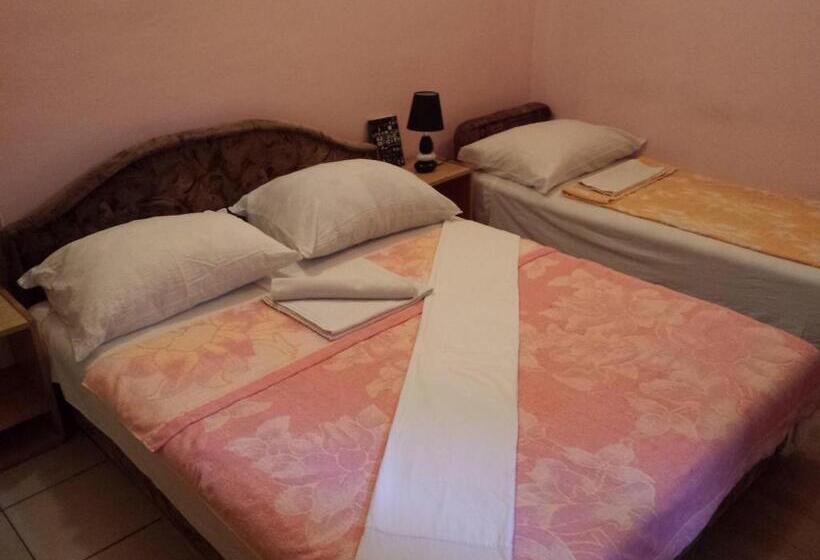 اتاق استاندارد سه نفره, Apartments & Hostel Zdrava Hrana