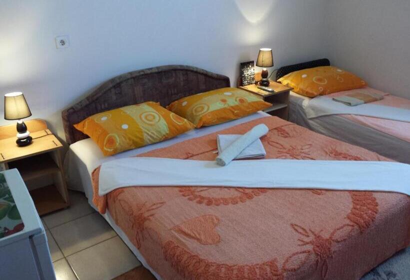 اتاق استاندارد سه نفره, Apartments & Hostel Zdrava Hrana