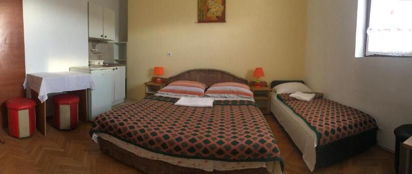 اتاق استاندارد سه نفره, Apartments & Hostel Zdrava Hrana