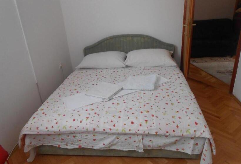 استودیوی استاندارد, Apartments & Hostel Zdrava Hrana