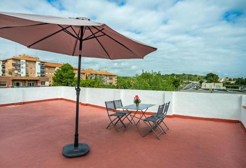 패밀리 스튜디오, Hostal Patio De La Luna