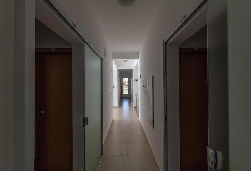اتاق استاندارد یک تخته با سرویس بهداشتی مشترک, Hospedaria Santo Antônio