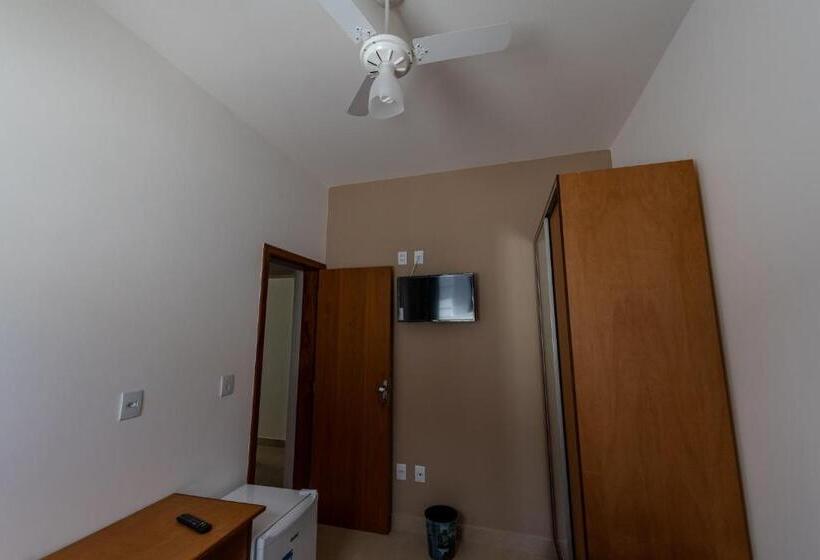 اتاق استاندارد یک تخته با سرویس بهداشتی مشترک, Hospedaria Santo Antônio