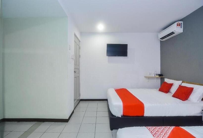 Family Suite, Oyo 89465 Golden Lounge