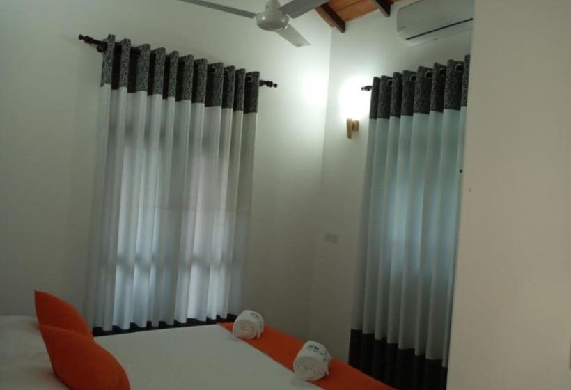 اتاق لوکس, Villa Ananthaya