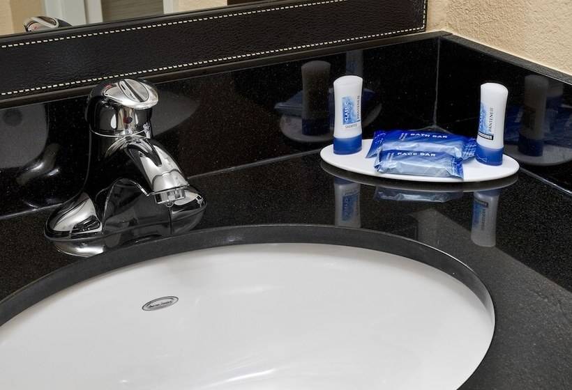 سوییت اجرایی, Fairfield Inn & Suites Raleigh Durham Airport Research Triangle Park