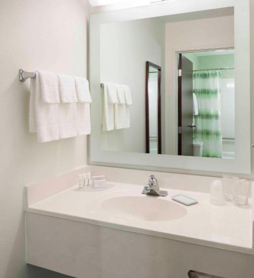 سوئیت برای معلولان, Springhill Suites Kansas City Overland Park
