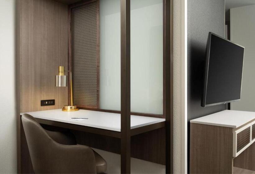 سوئیت برای معلولان, Springhill Suites Kansas City Overland Park