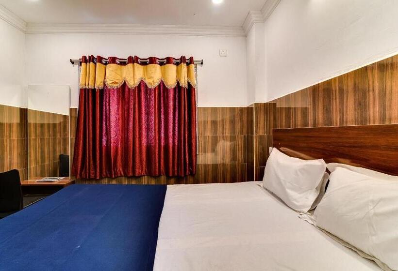 Háromágyas Standard Szoba, O Srinivasa Residency Lodge