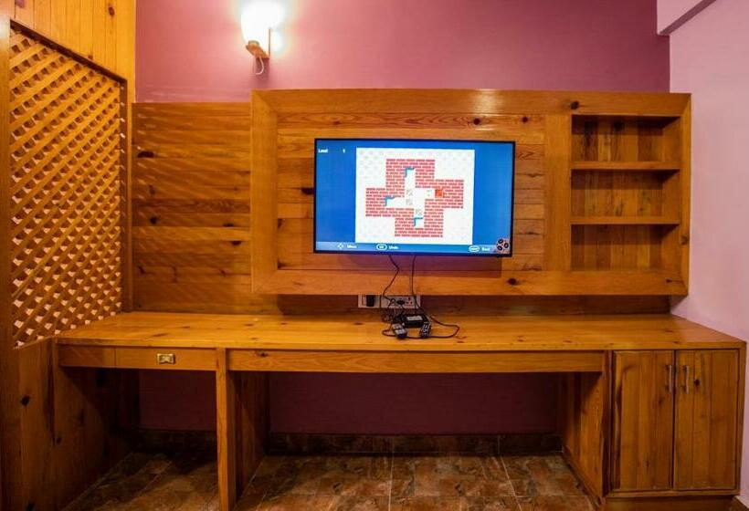 سوییت لوکس, Visitors Inn, Pokhara